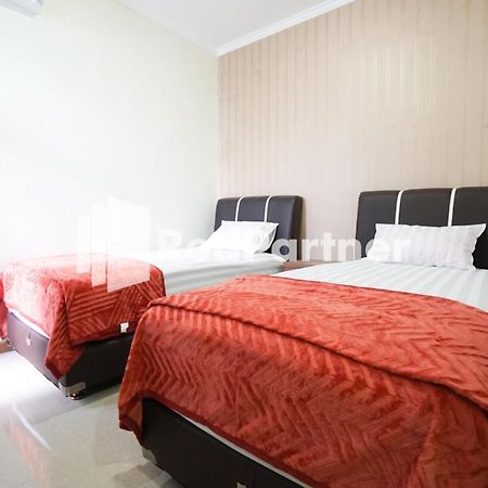 Hotel Fazza Syariah Mitra Reddoorz Yakarta Exterior foto