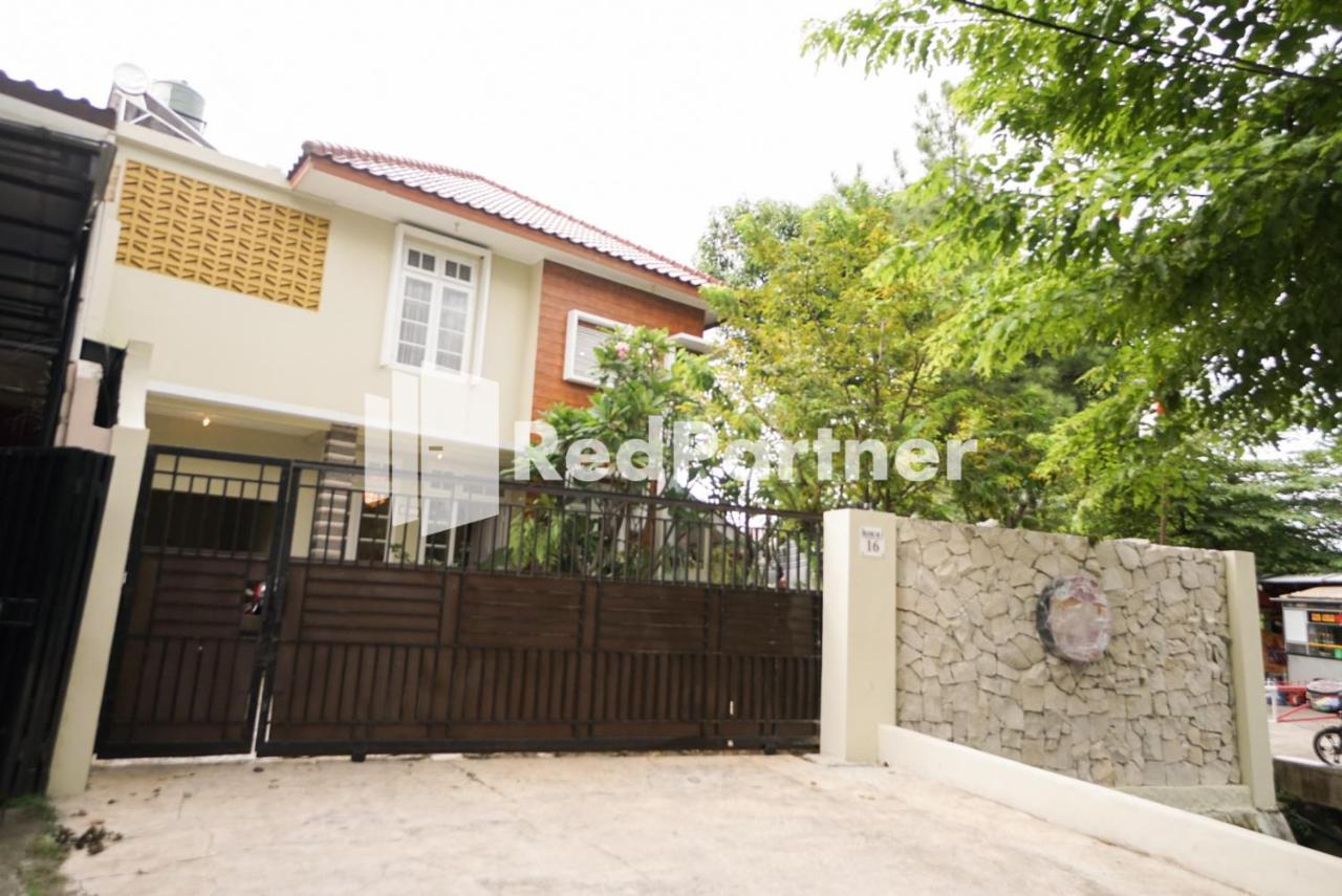 Hotel Fazza Syariah Mitra Reddoorz Yakarta Exterior foto