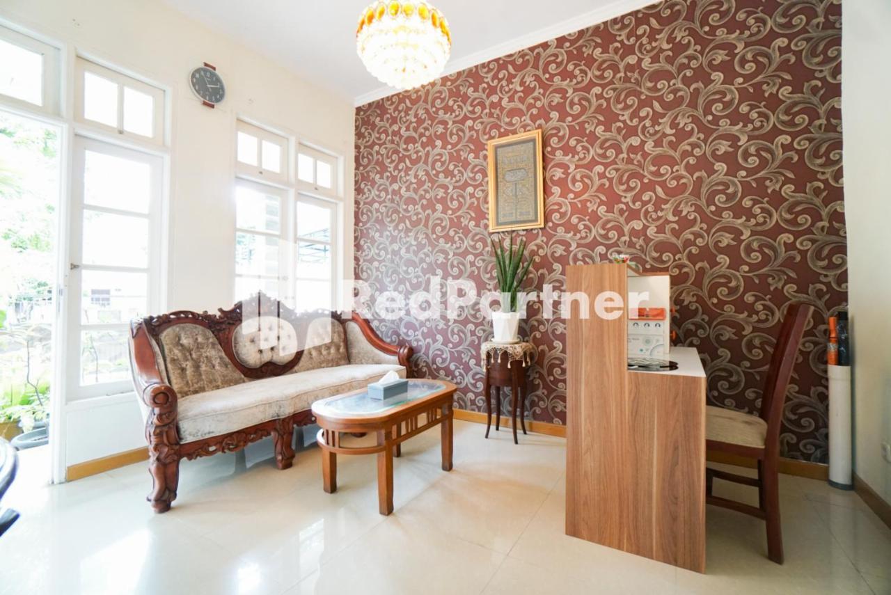 Hotel Fazza Syariah Mitra Reddoorz Yakarta Exterior foto