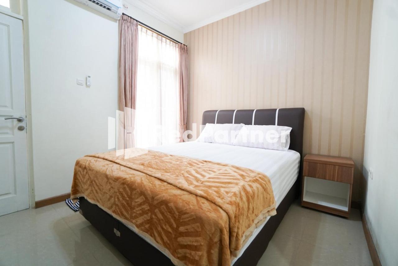 Hotel Fazza Syariah Mitra Reddoorz Yakarta Exterior foto