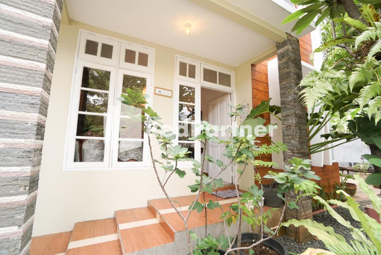 Hotel Fazza Syariah Mitra Reddoorz Yakarta Exterior foto