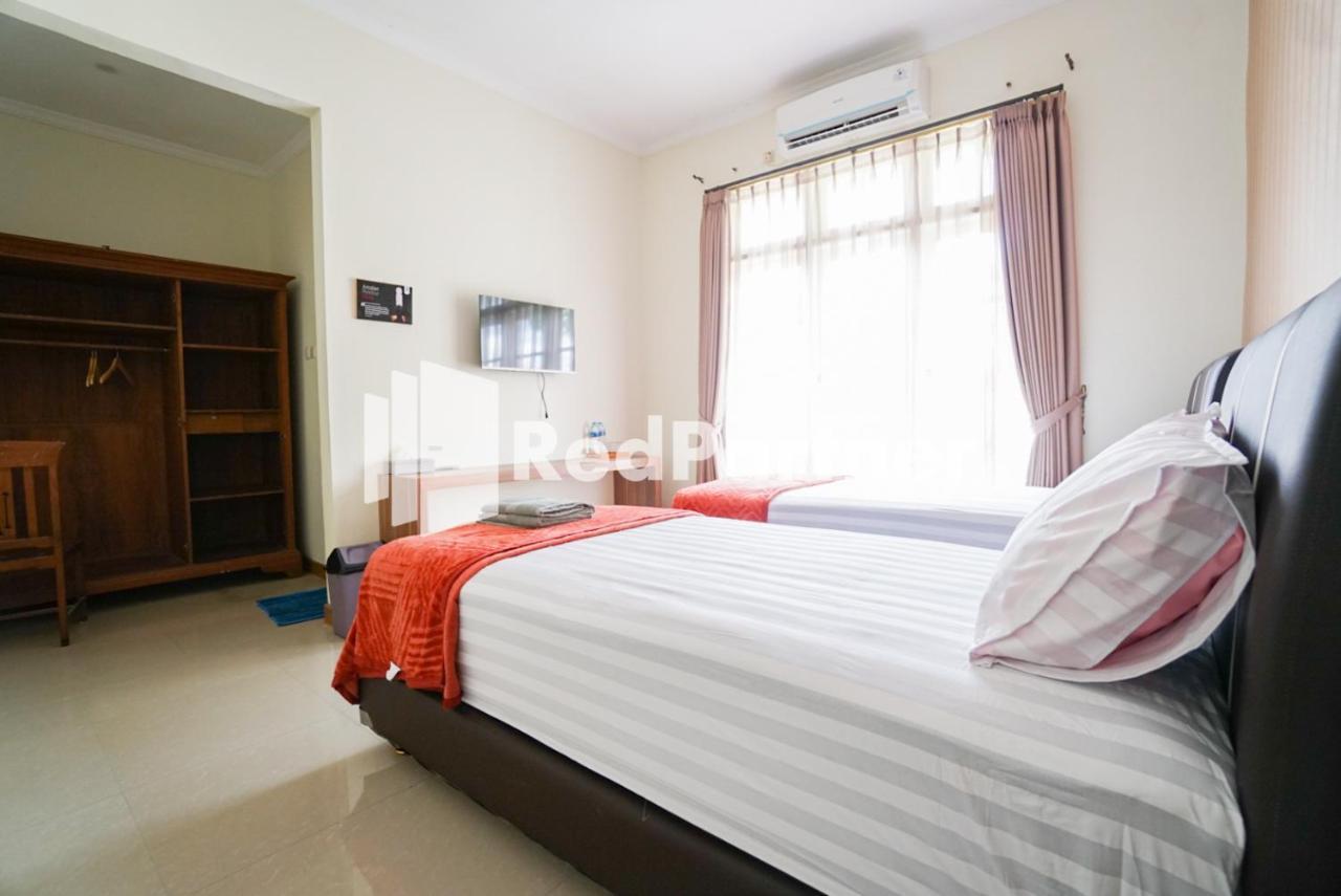 Hotel Fazza Syariah Mitra Reddoorz Yakarta Exterior foto
